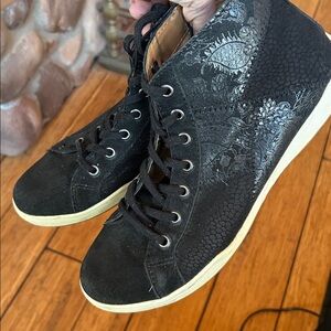 Comfortiva Black Leather high top Sneakers